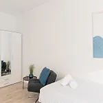 Krelax Urban Gold - 4 Bedrooms - Balcony - Large Parking Space - Smart Tvs - Location - Up To 8 Guests Lejlighed *