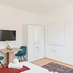 Lejlighed Krelax Urban Gold - 4 Bedrooms - Balcony - Large Parking Space - Smart Tvs - Location - Up To 8 Guests