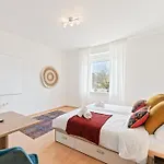 Krelax Urban Gold - 4 Bedrooms - Balcony - Large Parking Space - Smart Tvs - Location - Up To 8 Guests Lejlighed *