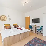 Krelax Urban Gold - 4 Bedrooms - Balcony - Large Parking Space - Smart Tvs - Location - Up To 8 Guests Lejlighed Pforzheim