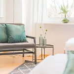Lejlighed Krelax Urban Gold - 4 Bedrooms - Balcony - Large Parking Space - Smart Tvs - Location - Up To 8 Guests