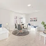 Krelax Urban Gold - 4 Bedrooms - Balcony - Large Parking Space - Smart Tvs - Location - Up To 8 Guests Lejlighed *
