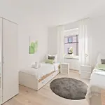 Krelax Urban Gold - 4 Bedrooms - Balcony - Large Parking Space - Smart Tvs - Location - Up To 8 Guests Lejlighed *
