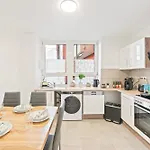 Krelax Urban Gold - 4 Bedrooms - Balcony - Large Parking Space - Smart Tvs - Location - Up To 8 Guests Lejlighed *