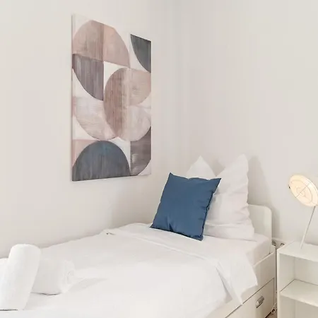 Lejlighed Krelax Urban Gold - 4 Bedrooms - Balcony - Large Parking Space - Smart Tvs - Location - Up To 8 Guests *