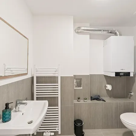 Krelax Urban Gold - 4 Bedrooms - Balcony - Large Parking Space - Smart Tvs - Location - Up To 8 Guests Διαμέρισμα Πφορτζχάιμ