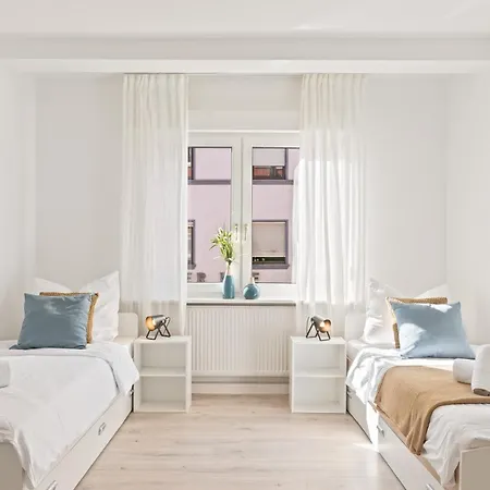 아파트 Krelax Urban Gold - 4 Bedrooms - Balcony - Large Parking Space - Smart Tvs - Location - Up To 8 Guests *