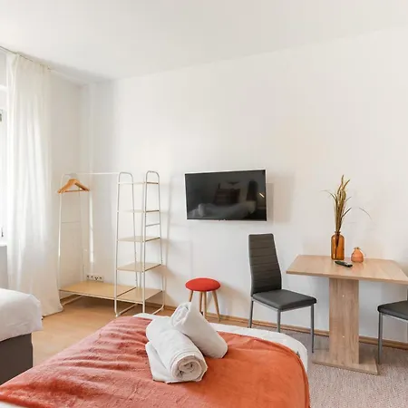 Krelax Urban Gold - 4 Bedrooms - Balcony - Large Parking Space - Smart Tvs - Location - Up To 8 Guests
