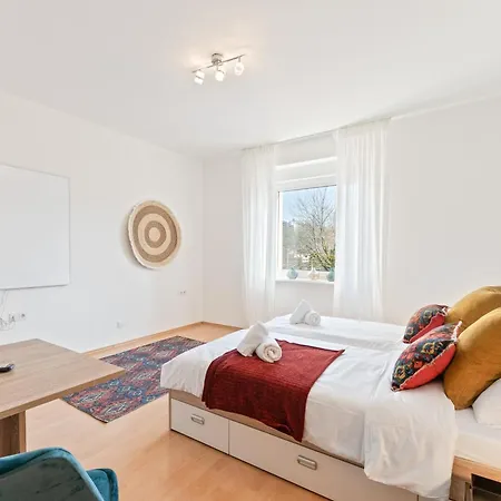 Krelax Urban Gold - 4 Bedrooms - Balcony - Large Parking Space - Smart Tvs - Location - Up To 8 Guests Διαμέρισμα *
