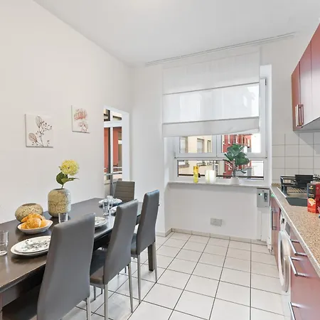 Krelax Urban Gold - 4 Bedrooms - Balcony - Large Parking Space - Smart Tvs - Location - Up To 8 Guests Διαμέρισμα Πφορτζχάιμ