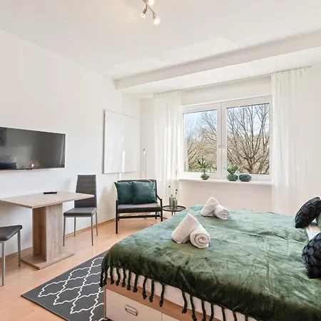 Krelax Urban Gold - 4 Bedrooms - Balcony - Large Parking Space - Smart Tvs - Location - Up To 8 Guests Διαμέρισμα *