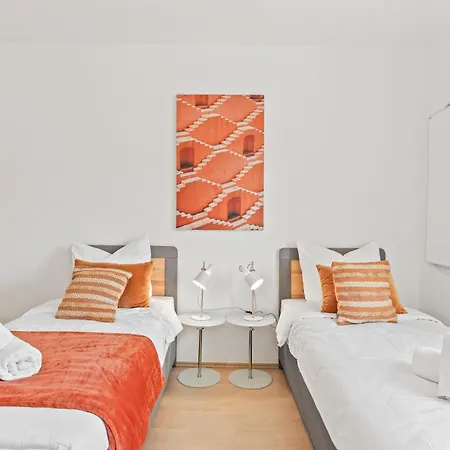 Krelax Urban Gold - 4 Bedrooms - Balcony - Large Parking Space - Smart Tvs - Location - Up To 8 Guests 포르츠하임