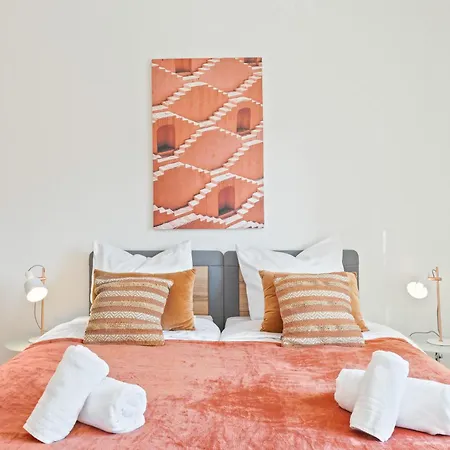 Krelax Urban Gold - 4 Bedrooms - Balcony - Large Parking Space - Smart Tvs - Location - Up To 8 Guests 아파트 포르츠하임