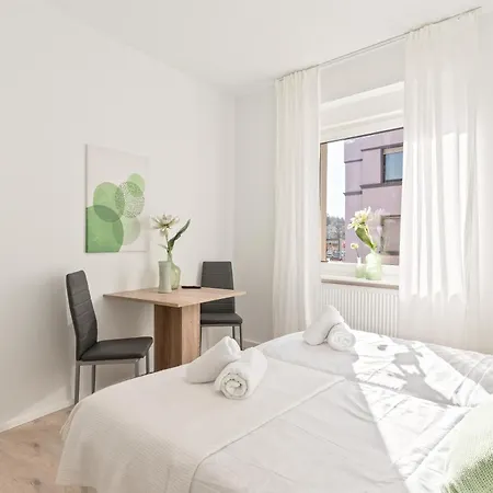 Krelax Urban Gold - 4 Bedrooms - Balcony - Large Parking Space - Smart Tvs - Location - Up To 8 Guests
