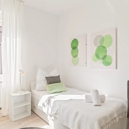 Krelax Urban Gold - 4 Bedrooms - Balcony - Large Parking Space - Smart Tvs - Location - Up To 8 Guests