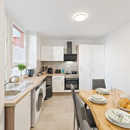 Krelax Urban Gold - 4 Bedrooms - Balcony - Large Parking Space - Smart Tvs - Location - Up To 8 Guests Πφορτζχάιμ