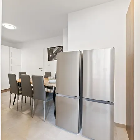 Krelax Urban Gold - 4 Bedrooms - Balcony - Large Parking Space - Smart Tvs - Location - Up To 8 Guests Διαμέρισμα Πφορτζχάιμ