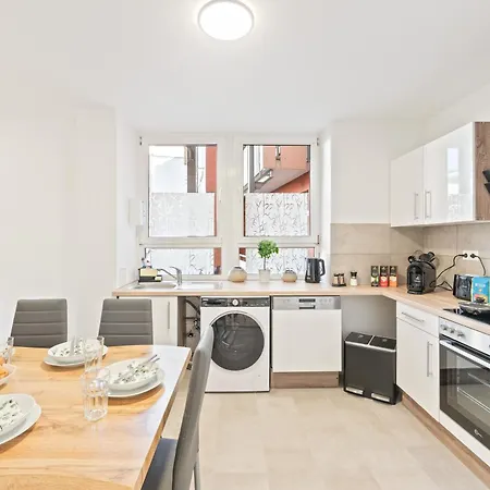Krelax Urban Gold - 4 Bedrooms - Balcony - Large Parking Space - Smart Tvs - Location - Up To 8 Guests Διαμέρισμα *