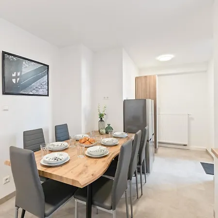 Krelax Urban Gold - 4 Bedrooms - Balcony - Large Parking Space - Smart Tvs - Location - Up To 8 Guests Διαμέρισμα *