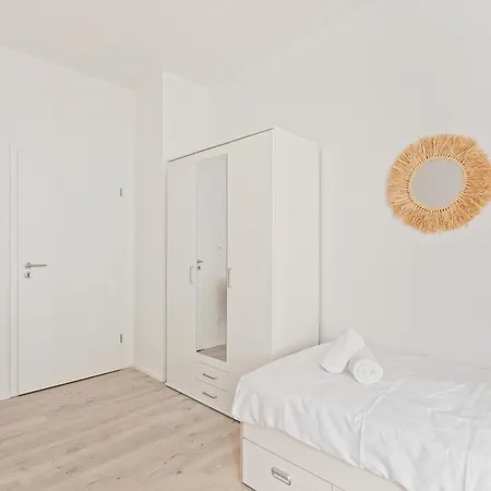 Krelax Urban Gold - 4 Bedrooms - Balcony - Large Parking Space - Smart Tvs - Location - Up To 8 Guests * 포르츠하임